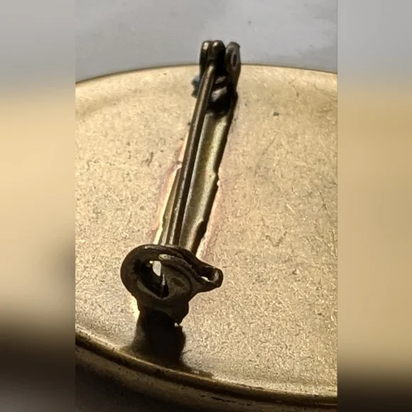 Vintage Easter Spring Kaylou Porcelain Cameo Scarf Pin Brooch Gold Tone Bunny - Picture 5 of 7